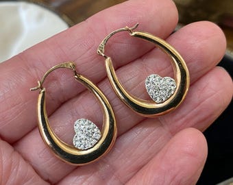 Beautiful vintage hallmarked hollow 375 9ct gold two sided plain & sparkling crystal heart oval hoop earrings