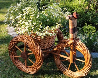 Decorative tricycle, plant bowl, tricycle made of woven willow - 30 x 19 cm light brown