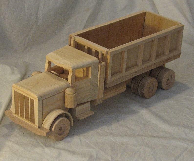 wooden dumper truck