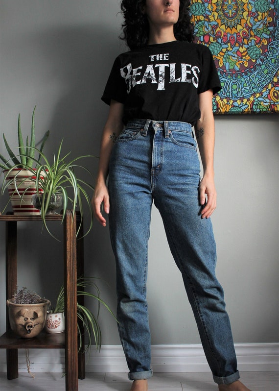 Vintage 80s high waist Levis blue denim jeans - 24