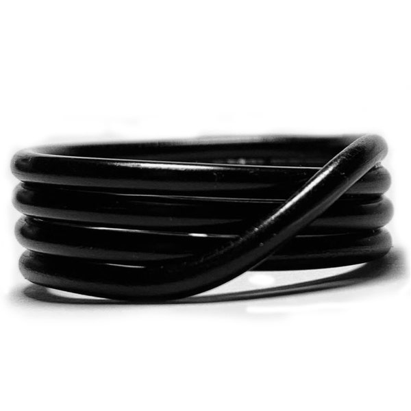UFFA 01, anneau de fil d’aluminium noir.