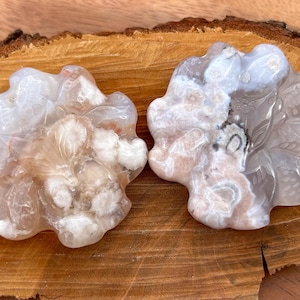 Flower Agate Nine-Tailed Fox Carving: Kitsune Crystal