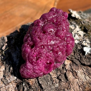 Ruby Crystal Money Toad: Feng Shui Altar Carving (1.25-1.5 inch)