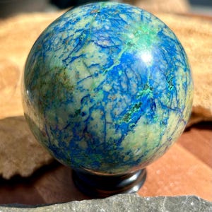 Azurite, malachite, chrysocolle, veines, sphère cristalline B, bleu-vert, planète Terre image 1