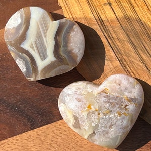 Heart Flower agate carving crystal stone crystals stones unique floral plumes banded hearts banding flowers chalcedony love manifest beauty