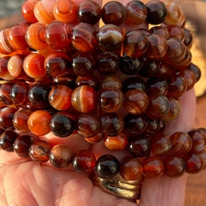 Sardonyx Agate Crystal Bead Bracelet: Red, White, Black Banded Stone 8mm