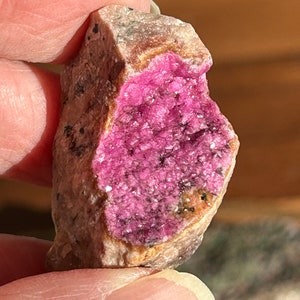 Cobalto cobaltoan calcite crystal specimen sugar pink druzy natural crystals cluster formation points stone velvet malachite sparkly stones