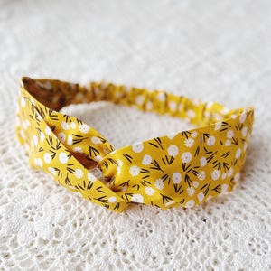 Sunbeam Wildflower Twist Headband | Vintage-Inspired Floral Hair Accessory