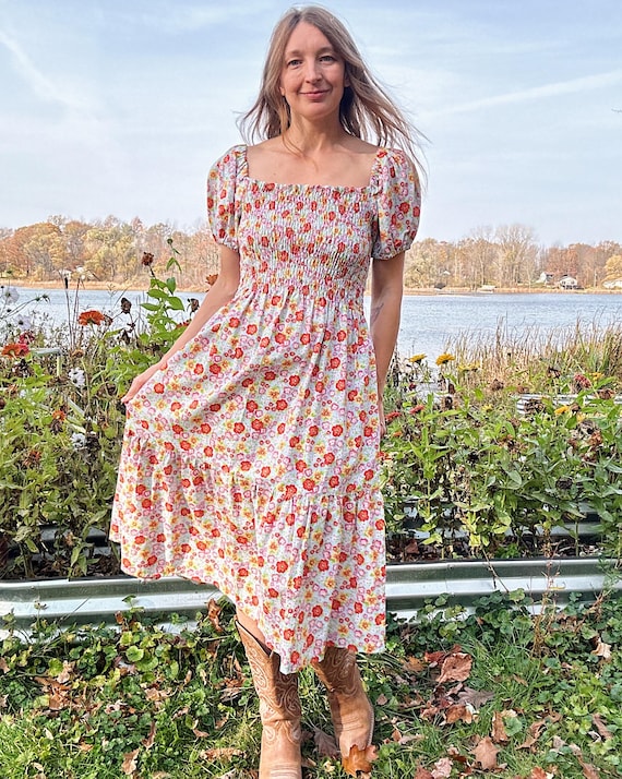 red white and blue women's dress Multi Tier Color Block Reb, White, & 5 The elastic material allows vintage fabric Size:L-14 Resort Casual Attire Resort