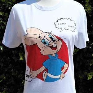 T-shirt da donna dipinta a mano Pasqua 2025 Maglietta coniglio Coniglietto di pasqua Regalo per Lei  Maglietta artistica in puro cotone