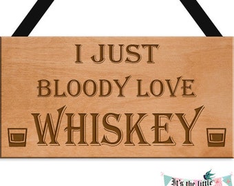 /"I Just Bloody Love Gin/" Novelty Wooden Alcohol Plaque Funny Present Gift Sign