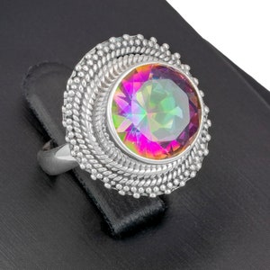 Superbe bague en argent sterling 925 avec topazes de feu mystiques et pierres précieuses taillées en facettes. Cadeau unique d'anniversaire, d'anniversaire ou de mariage dans une belle boîte cadeau