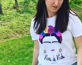 Tout Femme Frida Kahlo Viva la Vida Unisex Softstyle T-Shirt with Tear Away Label