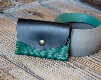 Hispidus Card Envelope - Black Buttero & Green Paglia - handmade minimalist snap wallet