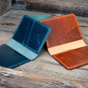 Alleni Bifold - Maremma - cartera plegable de cuero minimalista hecha a mano