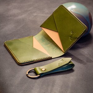 Tolai Bifold: billetera plegable minimalista de cuero hecha a mano