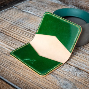 Monedero para tarjetas Fagani - Cordovan de concha - Monedero para tarjetas plegable minimalista hecho a mano