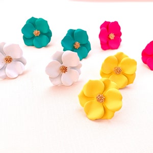 Flower earrings, Floral earrings, Spring Daisy earrings, White flower earrings, Birthday gift, Pastel earrings, Tropical Jewelry image 2