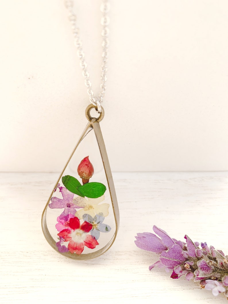 Dry Flower Necklace, Pressed Flower Necklace, Resin Necklace, Terrarium