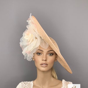 Pale peach wedding hat, cream ascot hat for woman, oaks day hat, kate middleton hat, blush kentuky derby races hat, tea party hat, luncheon