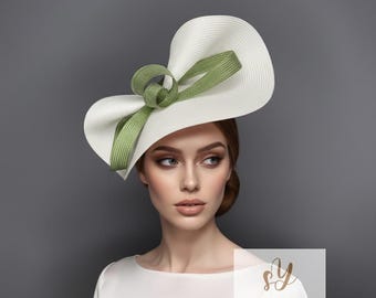 Fascinator Derby color crema e verde oliva: cappello con fiocco Ascot