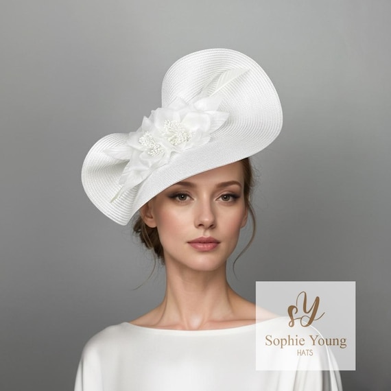 White Floral Fascinator Hat: Kentucky Derby, Royal Ascot  display picture 1