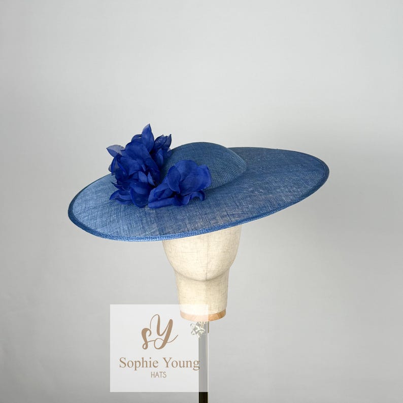 Cappello Royal Ascot blu patinato, cappelli da Kentucky Derby per donna, cappelli formali per la Melbourne Cup, cappelli da chiesa, cappellino da cerimonia per invitati a matrimoni immagine 3