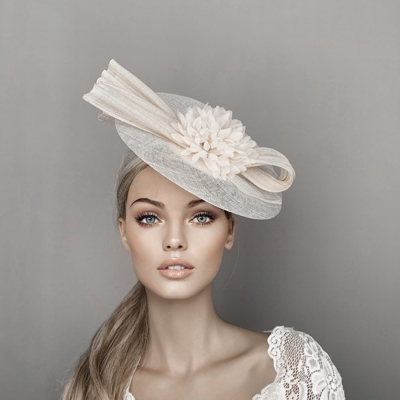 Cream derby fascinator, Ivory ascot hat, cream kentucky derby hat, Ivory wedding hat, ascot fascinator, womens races hats, bow hat 