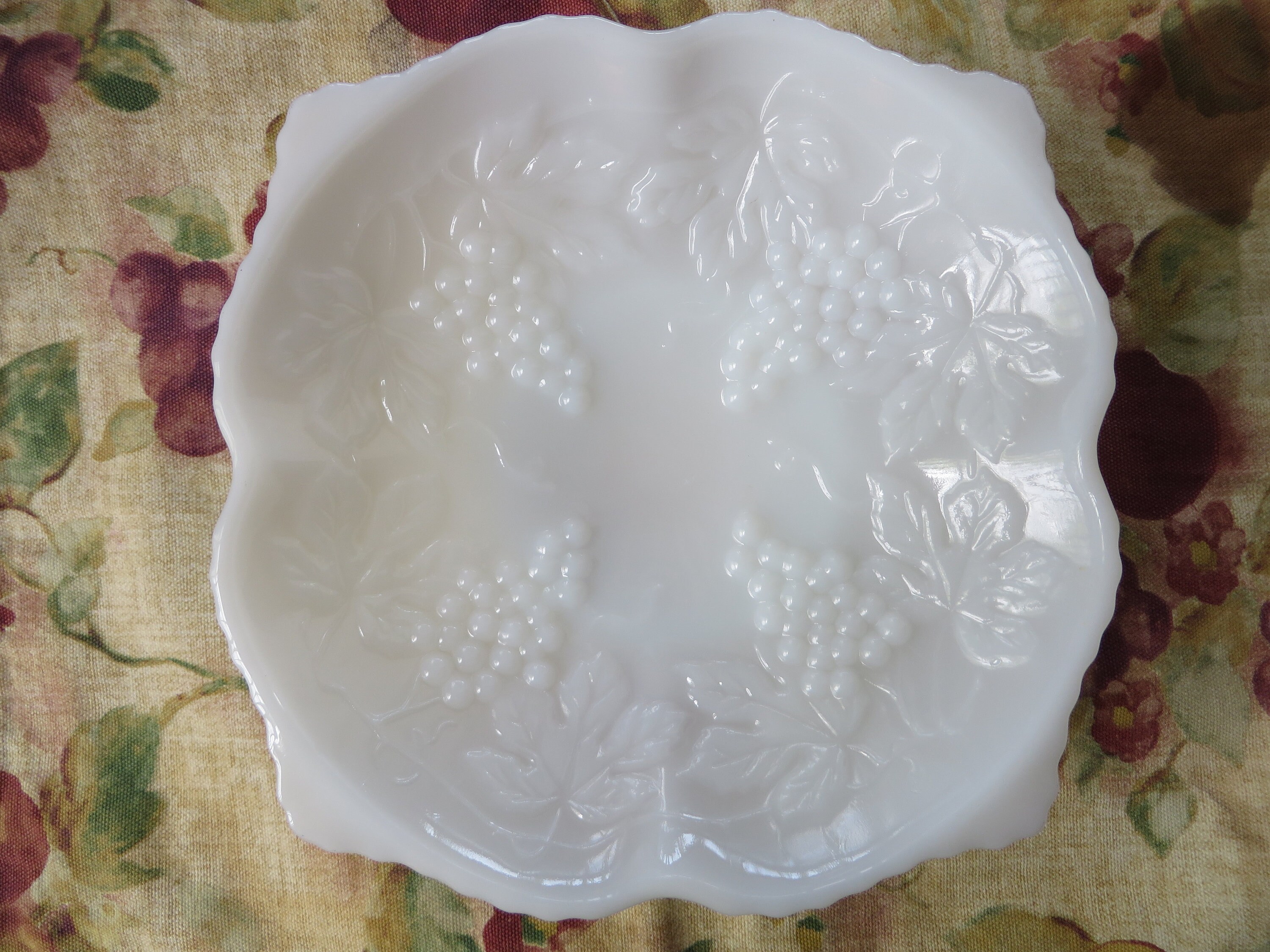 White Milk Glass Grapes & Leaves Pattern Bowl Pressed Glass Etsy