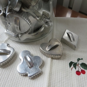 Four Cookie Cutters - VIntage 1950&#39;s - Poker - Bridge - Metal Cookie Cutters - Scalloped Edges - For Cookies or Sandwiches - #1272