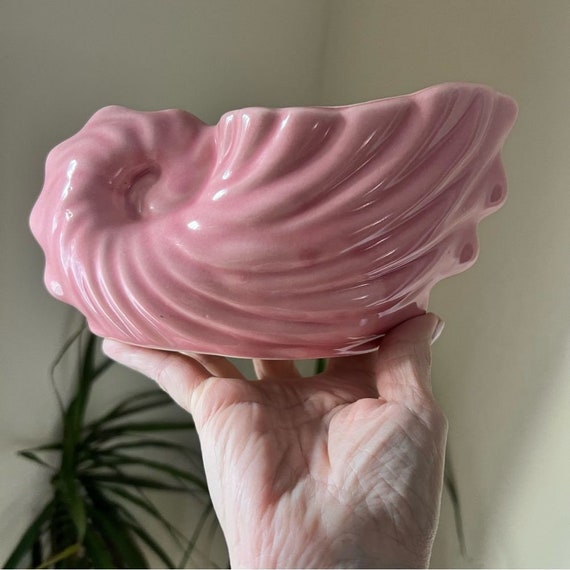 Vintage McCoy Pink Sea Shell Planter Vintage McCoy Pink Sea Shell Planter