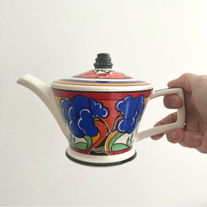 Unique Clarice Cliff inspired Sadler Art Deco teapot 1980s made in England