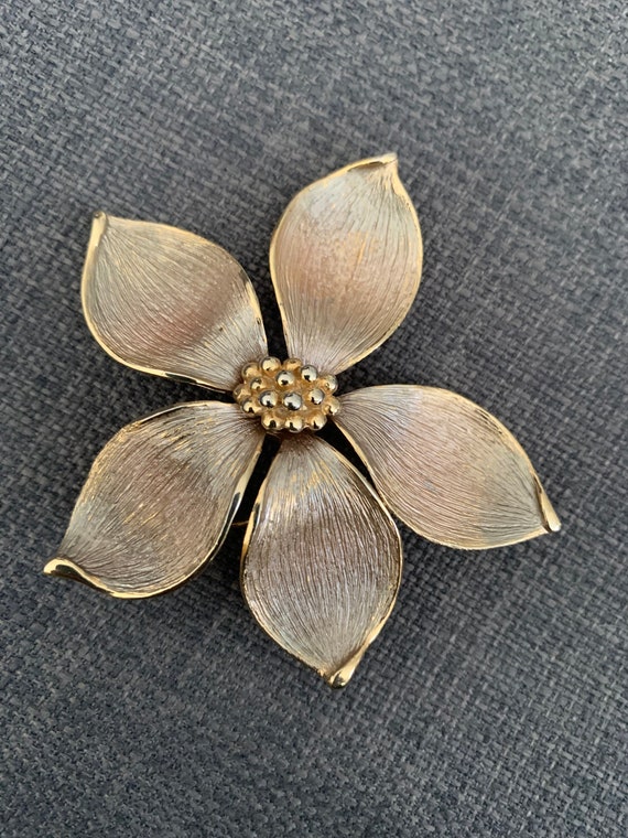 Marvella flower brooch rare style in very good co… - image 1