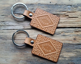 Llavero de cuero hecho a mano con forma de galleta de crema pastelera / Regalo de galleta / Llavero / Llavero / Regalo divertido para amantes de los snacks