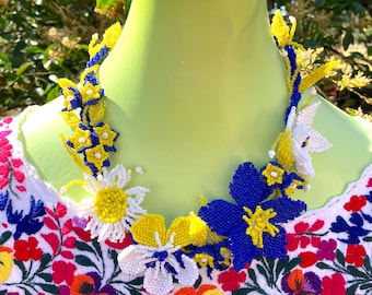 Boho Floral Statement Necklace: Handwoven Glass Seed Beads