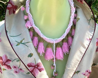 Beaded Flower Necklace: Handcrafted Glass Seed Bead Choker