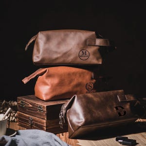 Personalisierte Groomsmen Geschenke, Leder Dopp Kit für Männer, Benutzerdefinierte Herren Kulturtasche, Trauzeuge Geschenk, Bräutigam Geschenke, Freund Geschenk für Ihn