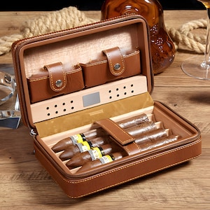 Personalized Humidor Cigar Case with accessories, Leather Cigar Case Box, Husband&#39;s Gift, Groomsmen Gifts, Travel Cigar Humidor Case for Him