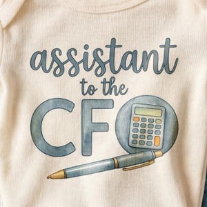 Assistant To The CFO Baby Onesie - Funny Accounting Gift Bodysuit Bild 4