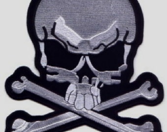 Cráneo pirata grande / X (W) Parche bordado 8.5 "x7.5" iron-on