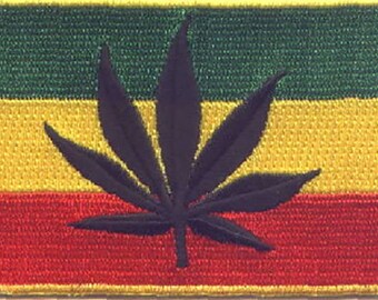 10 unidades de remendos bordados de folha em bandeira (GYR) 3,5" x 2,25" para passar a ferro