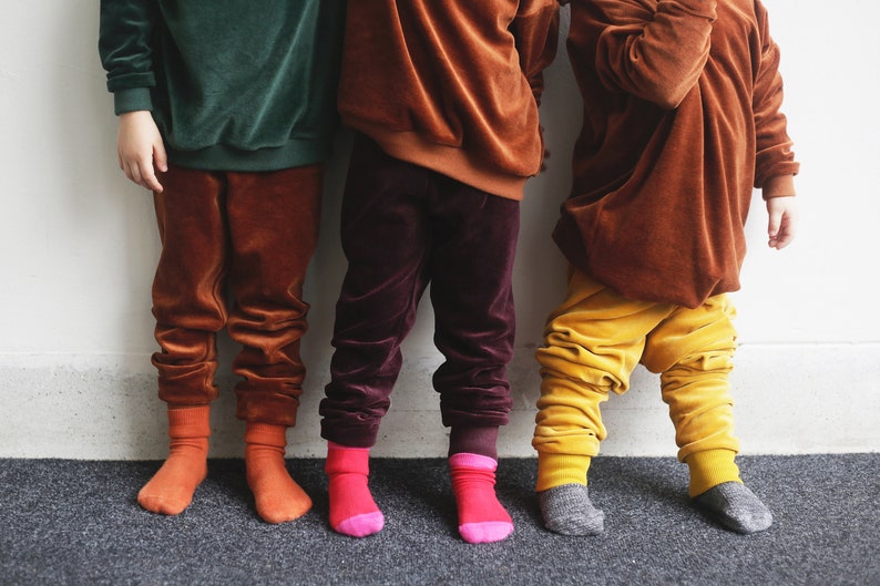 Cuddly unisex trousers made of velvet organic cotton