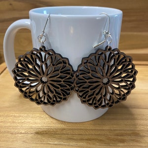 Wood Flower/Mandala earrings