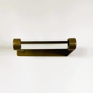 TOILET PAPER HOLDER