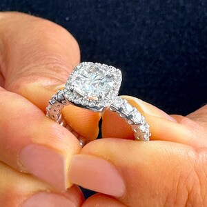 Round Cut Moissanites Eternity Style Engagement Ring Halo Wedding Ring Women&#39;s Bridal Ring 14K Solid White Gold Propose Ring For Her 3.00ctw