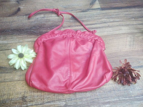 VINTAGE 80s Red Leather Hinged Purse Shoulder Clu… - image 1