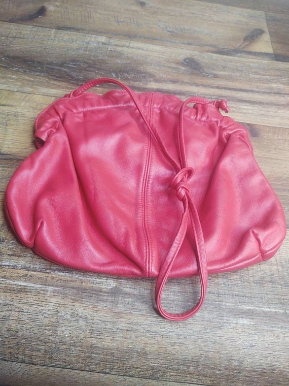 VINTAGE 80s Red Leather Hinged Purse Shoulder Clu… - image 7