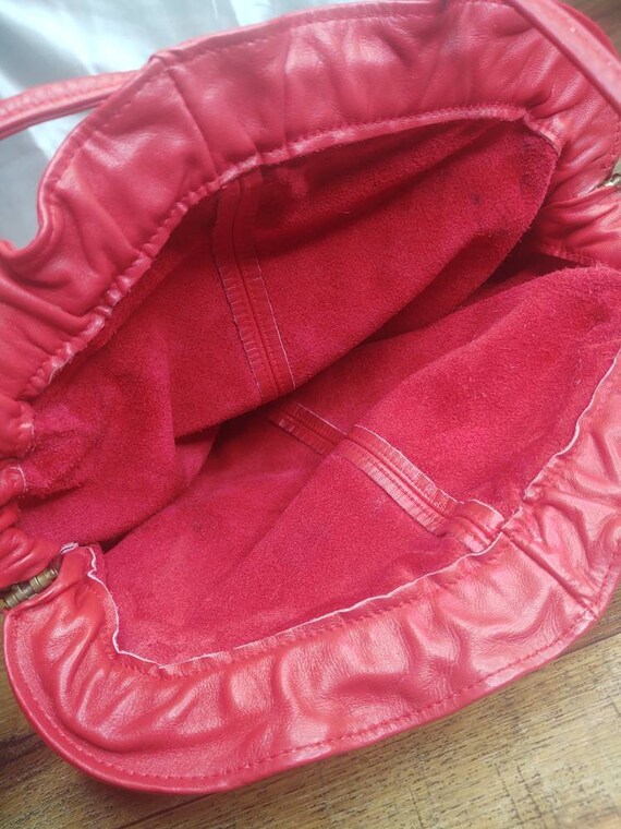 VINTAGE 80s Red Leather Hinged Purse Shoulder Clu… - image 8