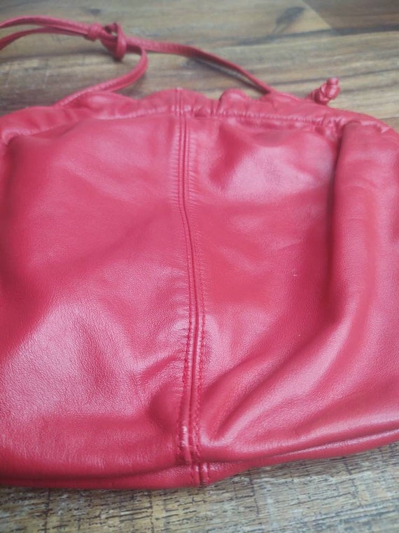 VINTAGE 80s Red Leather Hinged Purse Shoulder Clu… - image 4