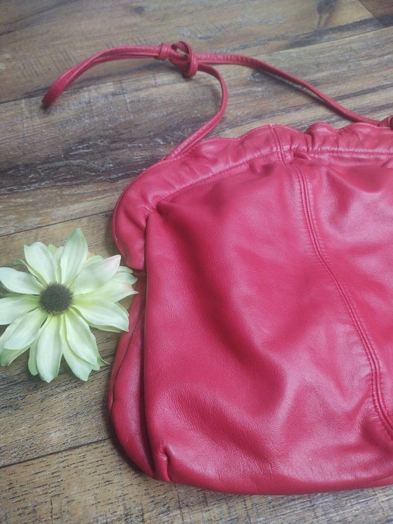 VINTAGE 80s Red Leather Hinged Purse Shoulder Clu… - image 3